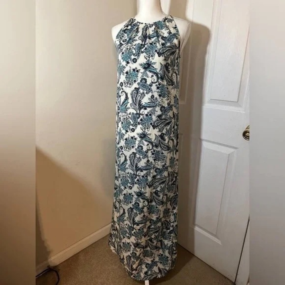 Elegant Floral Maxi Dress in Blue and White